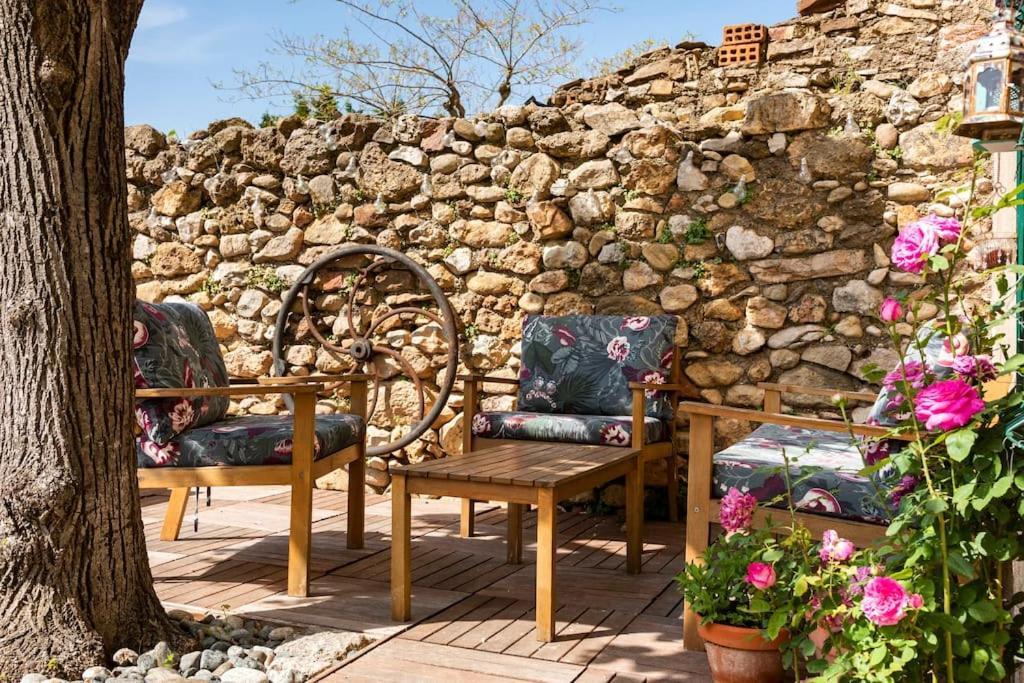 La Calade Bed & Breakfast Montouliers Exterior photo
