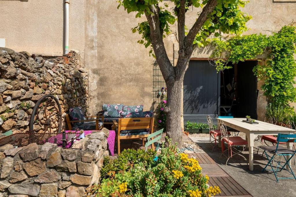 La Calade Bed & Breakfast Montouliers Exterior photo